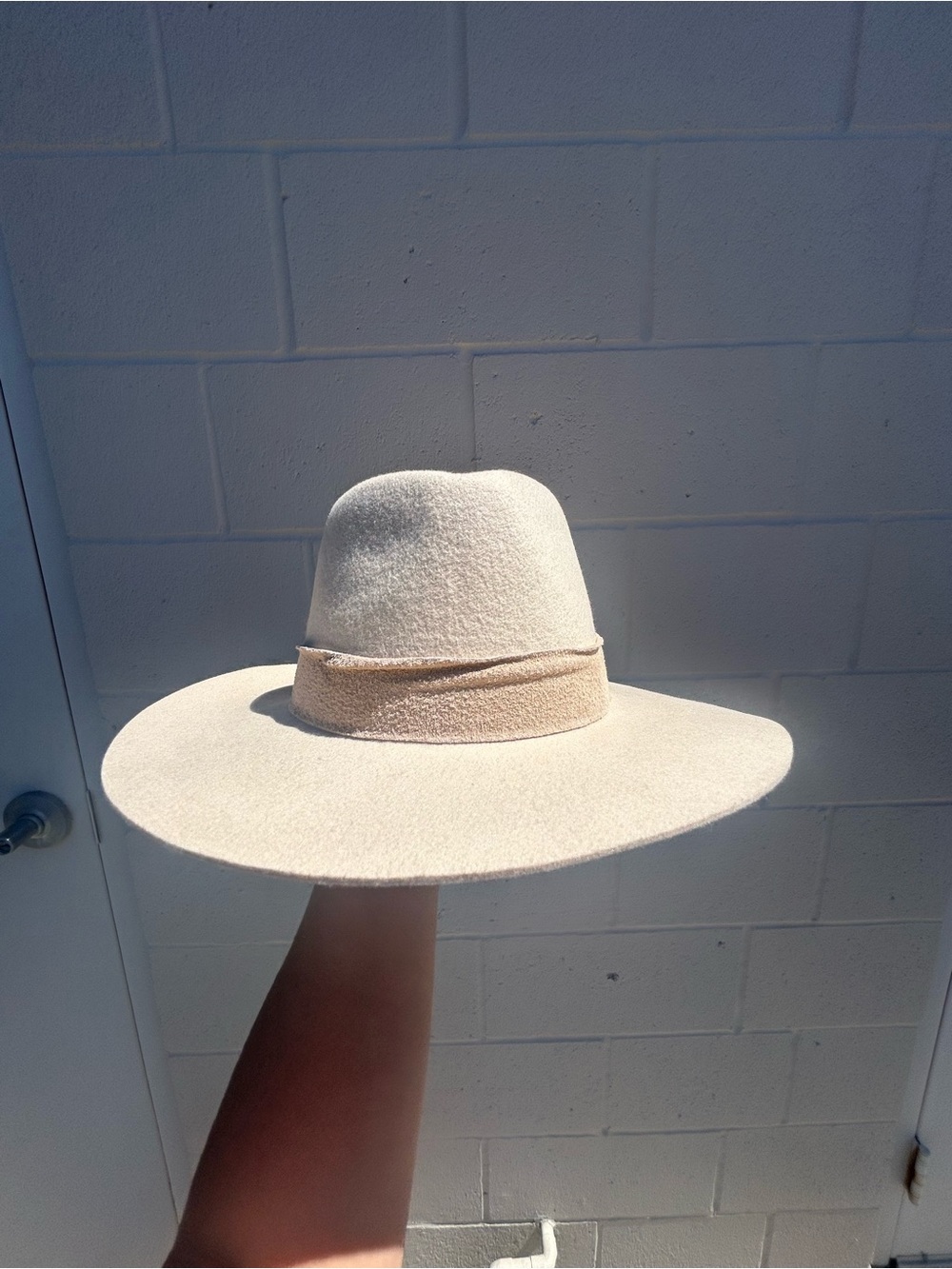 WYETH 100% WOOL Neutral Wide-Brim Felt Fedora Hat with Cream Band